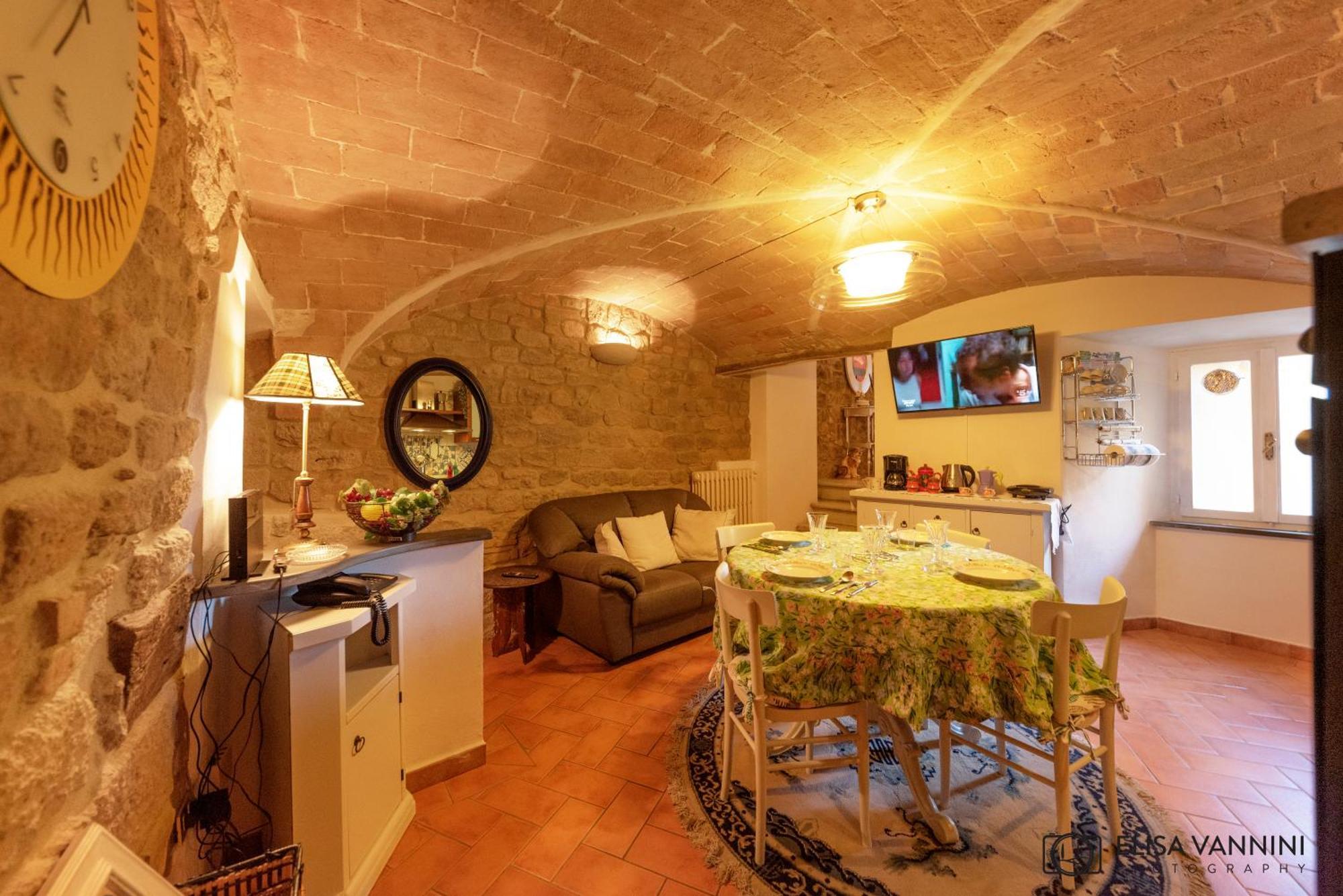 Appartamento A Casa Di Rache & Bea Volterra Esterno foto